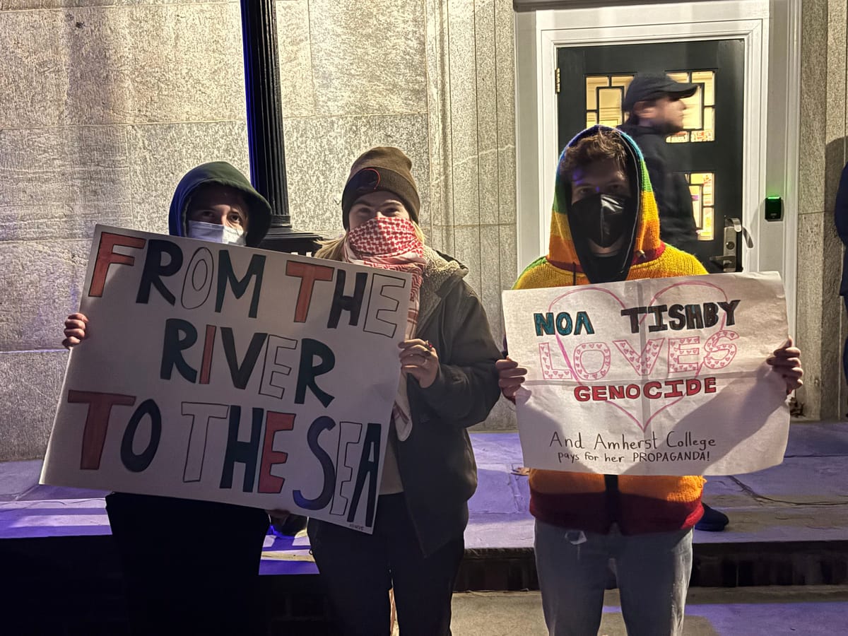 Students Protest Against Israeli Activist Noa Tishby