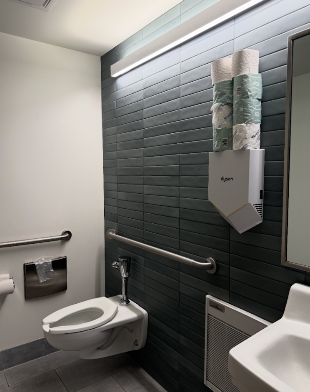 Bathroom Bulletin: The Lyceum