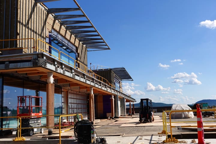 Dining Provides New Look Into SCDC, Val Updates